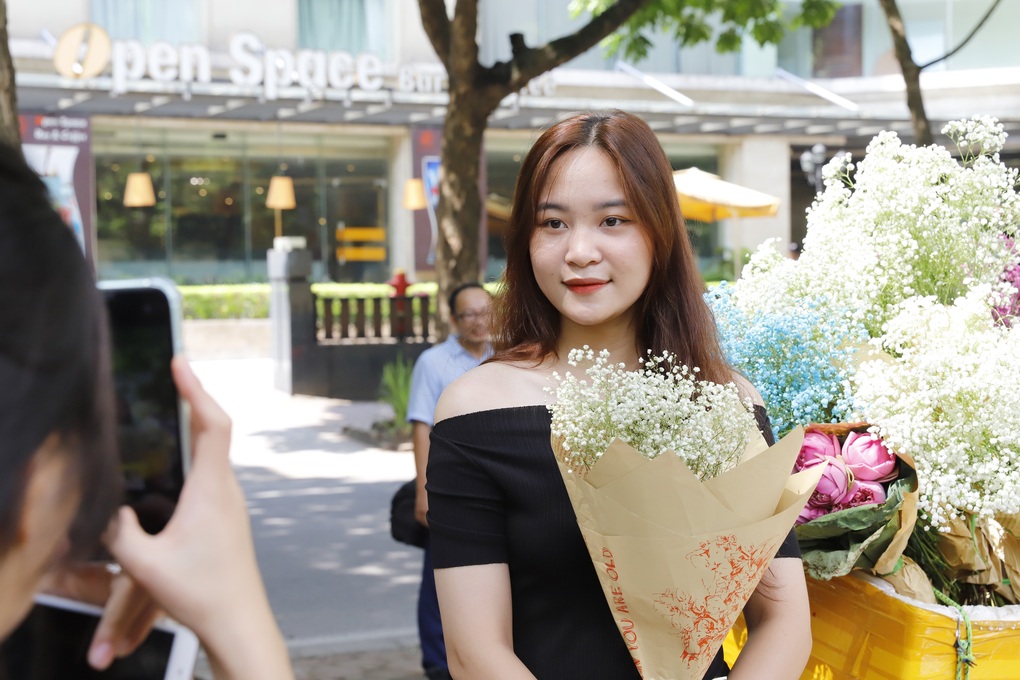 Chủ tịch phường Quán Thánh: Không cấm chụp ảnh ở phố Phan Đình Phùng - 8 Chủ tịch phường Quán Thánh: Không cấm chụp ảnh ở phố Phan Đình Phùng - 8
