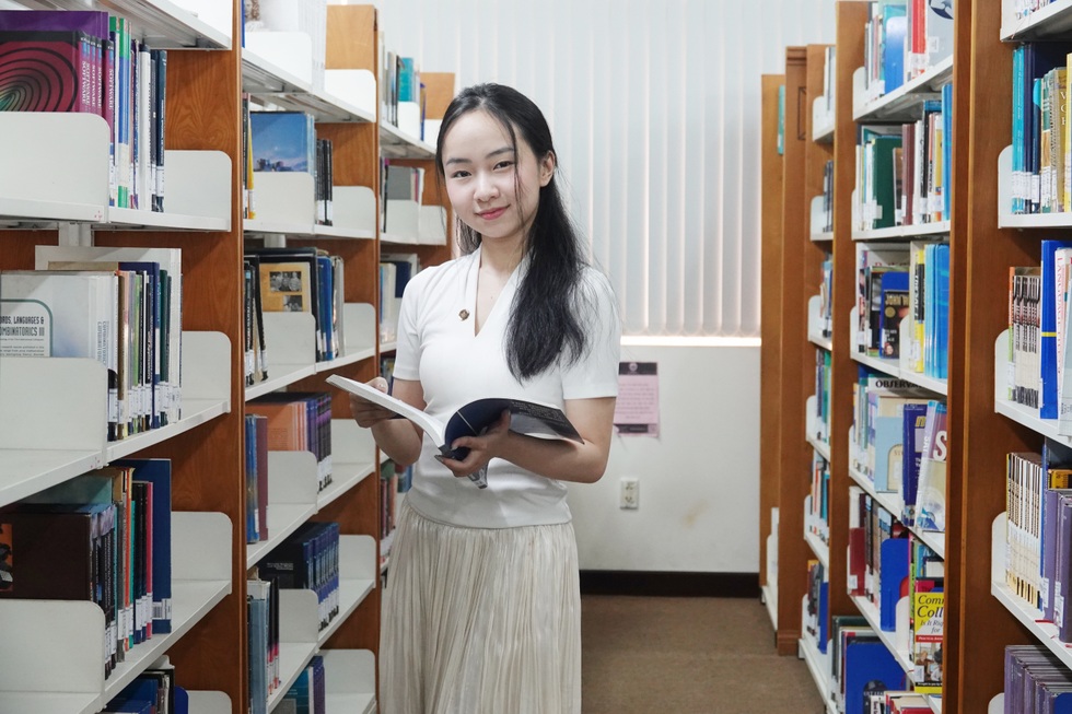 Cô gái Tôn Nữ nhận học bổng 8 tỷ đồng lên thẳng tiến sĩ với tốc độ khó tin - 1 Cô gái Tôn Nữ nhận học bổng 8 tỷ đồng lên thẳng tiến sĩ với tốc độ khó tin - 1