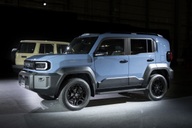 Land Cruiser FJ ra mắt, dễ "ngáng đường" Suzuki Jimny nếu về Việt Nam