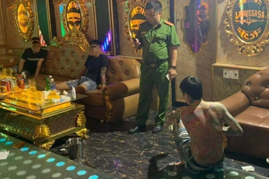 13 người dương tính với ma túy trong quán karaoke vừa khai trương