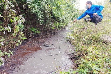 Vụ dân dựng lều "canh" nhà máy xả thải: Phó Chủ tịch tỉnh chỉ đạo làm rõ