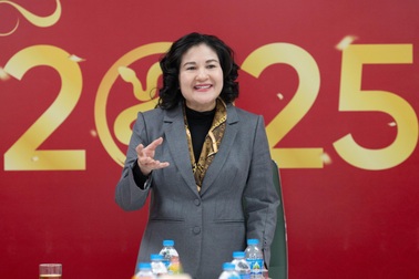 Thứ trưởng Nguyễn Thị Hà thăm, chúc Tết báo Dân trí