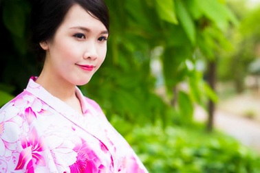 Hoa khôi Ngoại thương khoe dáng yêu kiều trong trang phục Nhật Bản