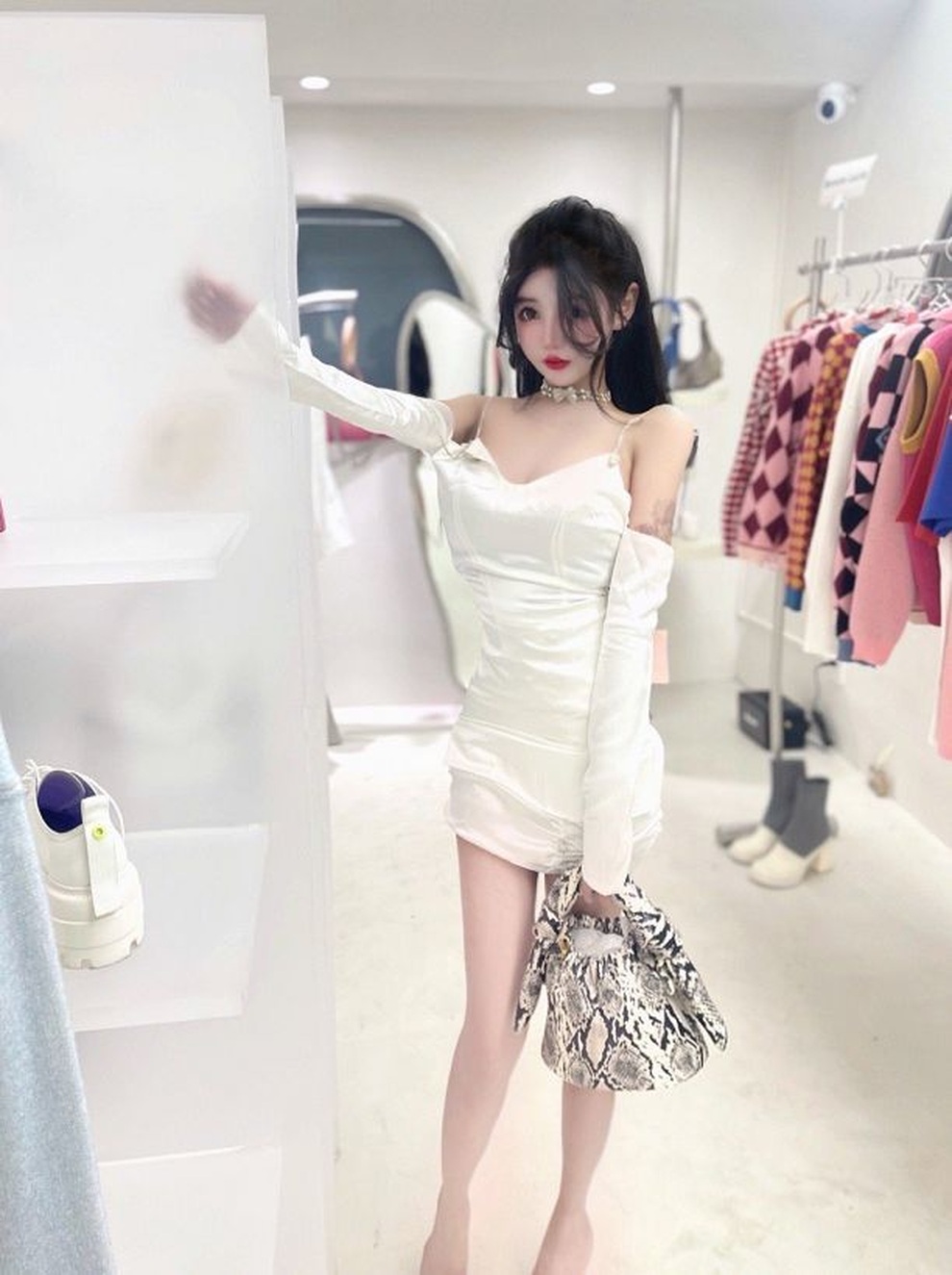 Gương mặt biến dạng của hotgirl nghiện dao kéo thẩm mỹ từ năm 13 tuổi - 5 Gương mặt biến dạng của hotgirl nghiện dao kéo thẩm mỹ từ năm 13 tuổi - 5
