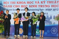 Đề tài "Xử lý nước mặn thành nước ngọt" đoạt giải nhất ViSEF 2012