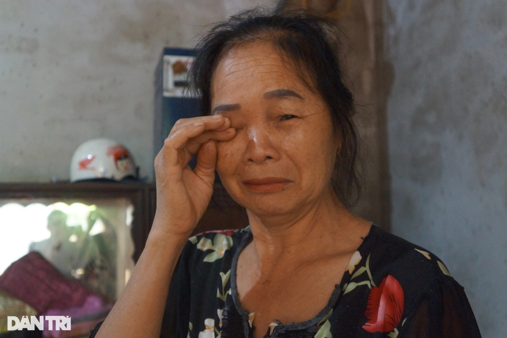 Cha bị máy cày đè tử vong, 3 đứa bé đầu đội khăn tang, tương lai mù mịt - 7 Cha bị máy cày đè tử vong, 3 đứa bé đầu đội khăn tang, tương lai mù mịt - 7