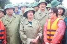 Bí thư Hà Nội yêu cầu sơ tán dân khỏi "rốn lũ" ở ngoại thành