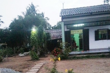 Nửa đêm thức giấc, chồng tá hỏa phát hiện vợ treo cổ tự vẫn