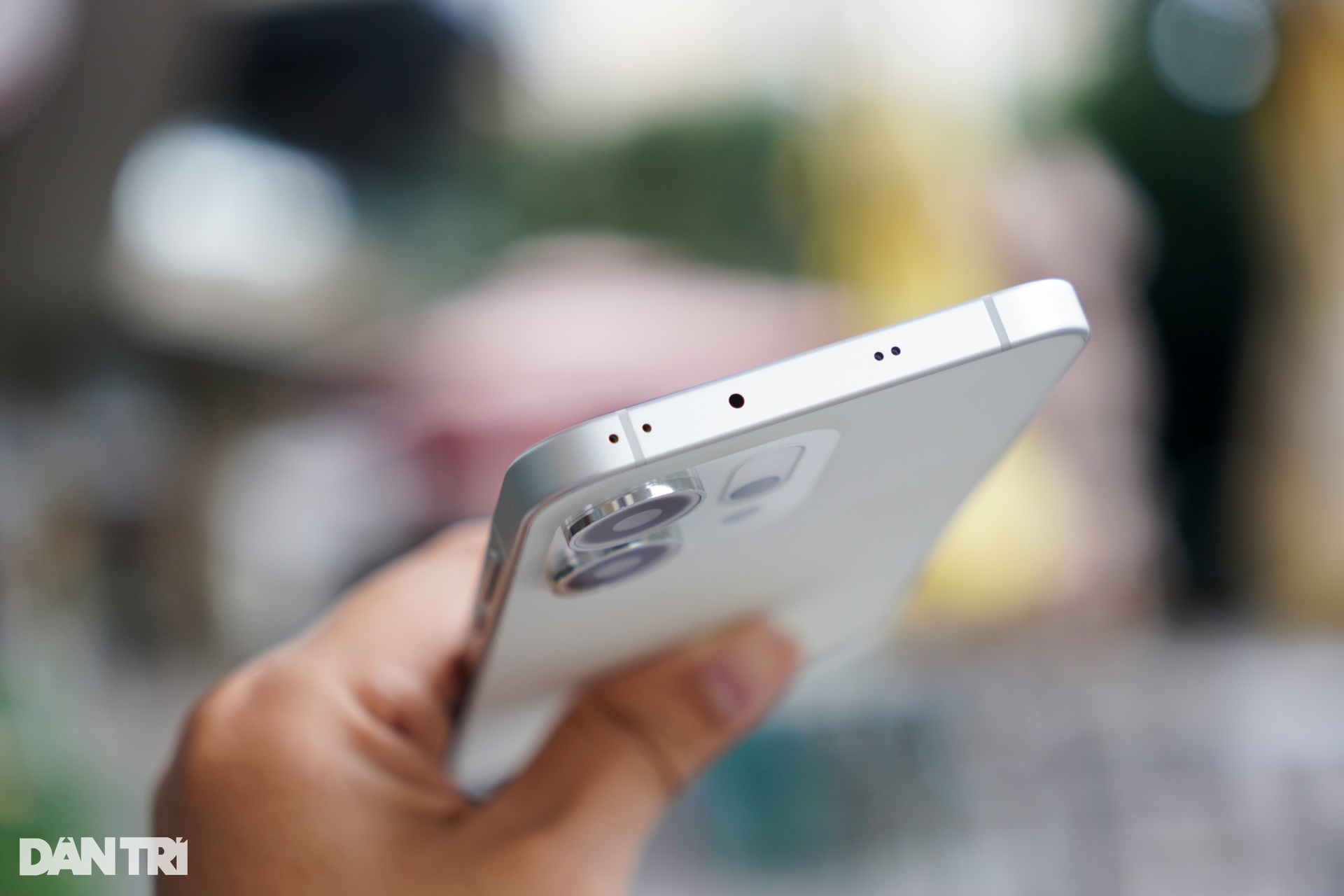 Đánh giá: Oppo Reno14 5G và sức ép từ iPhone 16, Samsung Galaxy S24 - 3