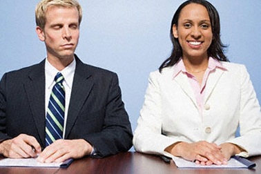 Bạn có đang bị đồng nghiệp “chiếu tướng”?