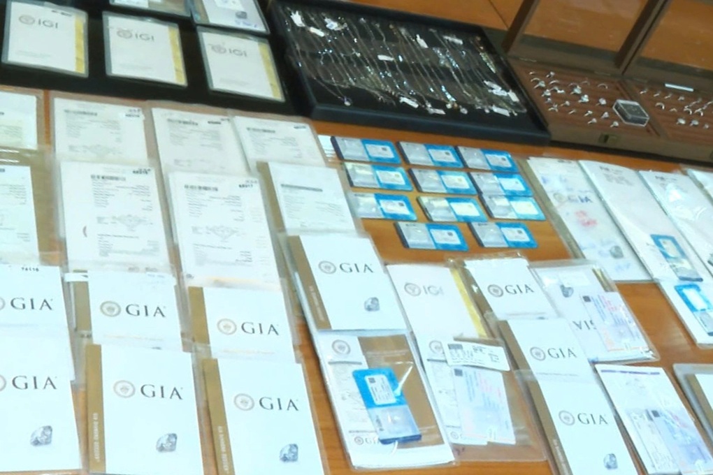 Thủ đoạn “hô biến” kim cương buôn lậu của một giám đốc ở PNJ - 2