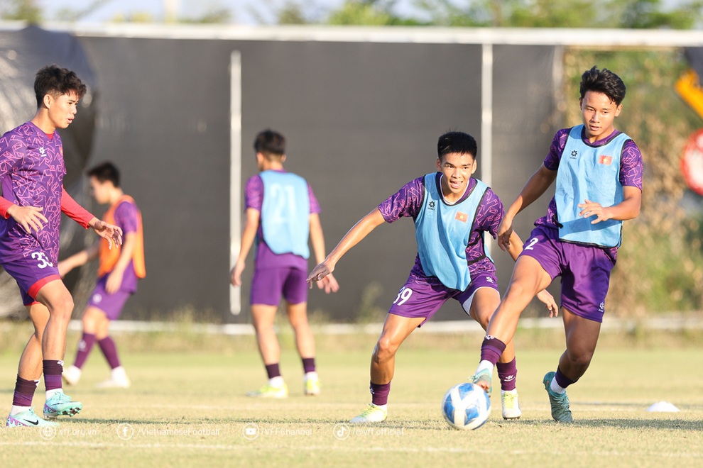 U19 Việt Nam thận trọng trước cuộc đấu với U19 Lào - 2 U19 Việt Nam thận trọng trước cuộc đấu với U19 Lào - 2