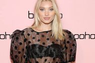 Elsa Hosk gợi cảm với áo voan xuyên thấu