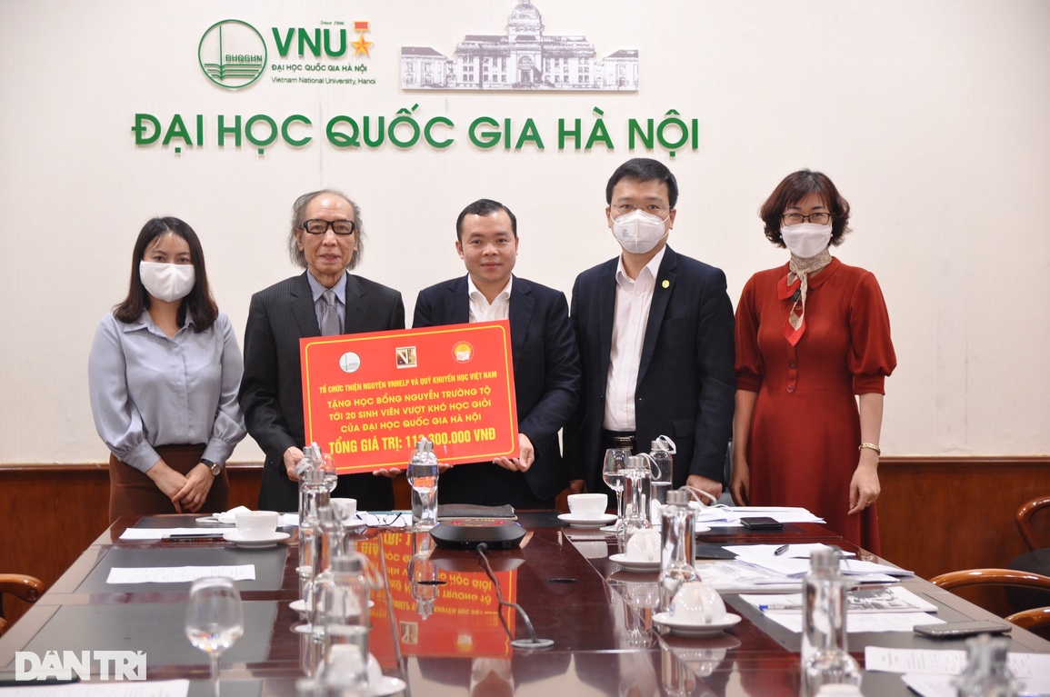 Trao tặng học bổng Nguyễn Trường Tộ đến 20 sinh viên ĐH Quốc Gia Hà Nội - 1 Trao tặng học bổng Nguyễn Trường Tộ đến 20 sinh viên ĐH Quốc Gia Hà Nội - 1