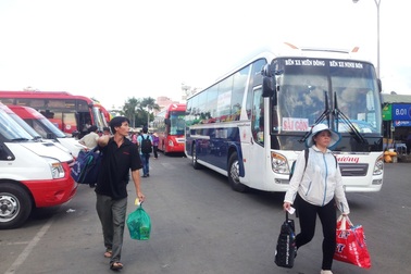 Doanh nghiệp vận tải chần chừ giảm giá cước