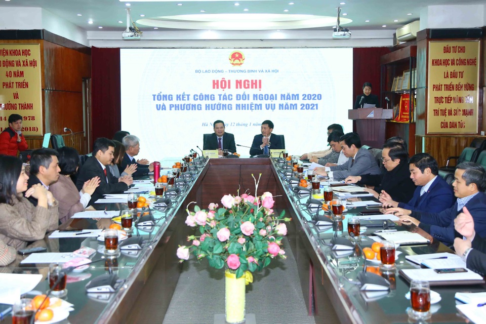 Đảm bảo công tác đối ngoại về VH-XH trong Năm chủ tịch ASEAN - 1 Đảm bảo công tác đối ngoại về VH-XH trong Năm chủ tịch ASEAN - 1