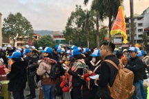 Nhộn nhịp khách du lịch ở cửa khẩu Việt Nam - Trung Quốc