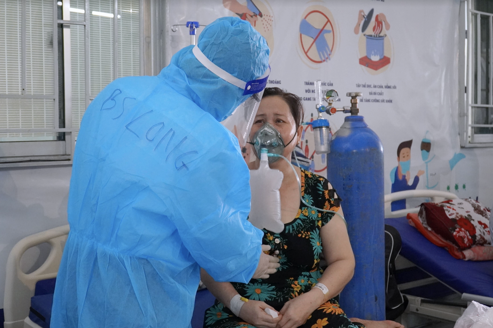 Vì sao nhiều nhân viên y tế rời bệnh viện công sang bệnh viện tư? - 6 Vì sao nhiều nhân viên y tế rời bệnh viện công sang bệnh viện tư? - 6