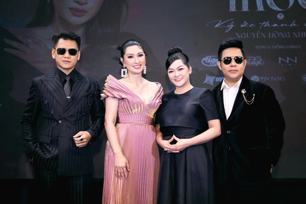 Danh ca Tuấn Ngọc: Bây giờ Nguyễn Hồng Nhung hát hay hơn xưa - 1 Danh ca Tuấn Ngọc: Bây giờ Nguyễn Hồng Nhung hát hay hơn xưa - 1