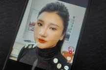 Kiều nữ bất ngờ "phát điên" khi bị công an bắt