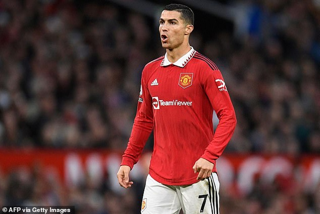 C.Ronaldo gia nhập CLB Saudi Arabia, nhận lương cao không tưởng - 2 C.Ronaldo gia nhập CLB Saudi Arabia, nhận lương cao không tưởng - 2
