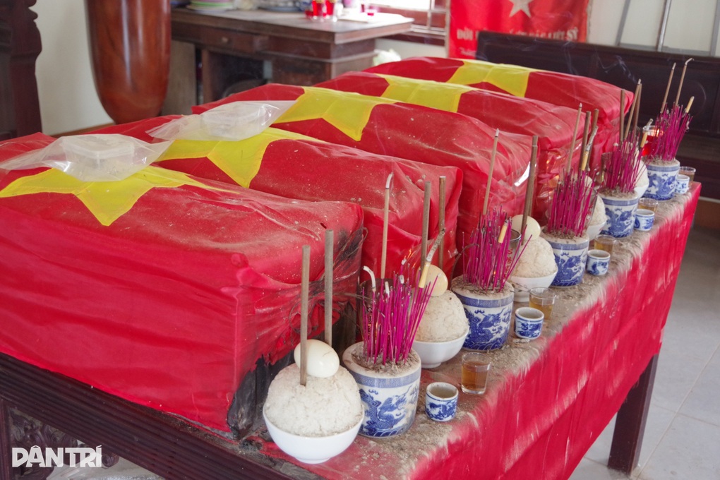 6 hài cốt liệt sỹ tìm được bên bờ sông từ tin báo của người dân - 2 6 hài cốt liệt sỹ tìm được bên bờ sông từ tin báo của người dân - 2
