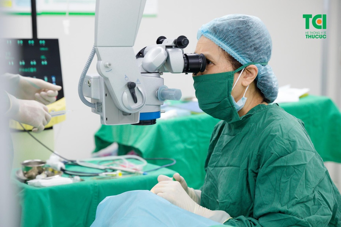 70% người trên 70 tuổi bị đục thủy tinh thể và các bệnh lý về mắt - 4 70% người trên 70 tuổi bị đục thủy tinh thể và các bệnh lý về mắt - 4