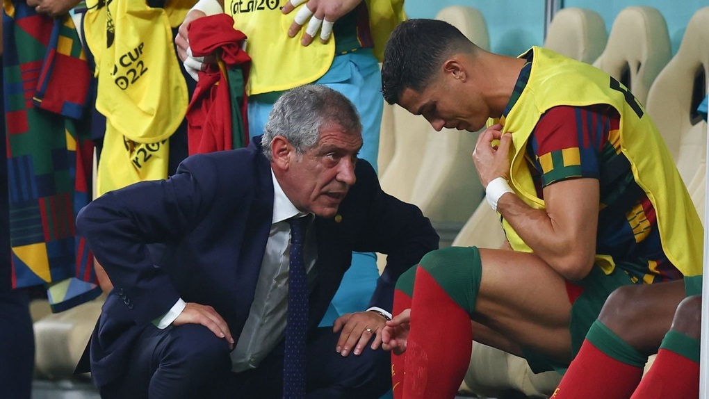 Động thái gây sốc của C.Ronaldo khi tuyển Bồ Đào Nha sa thải HLV - 2 Động thái gây sốc của C.Ronaldo khi tuyển Bồ Đào Nha sa thải HLV - 2