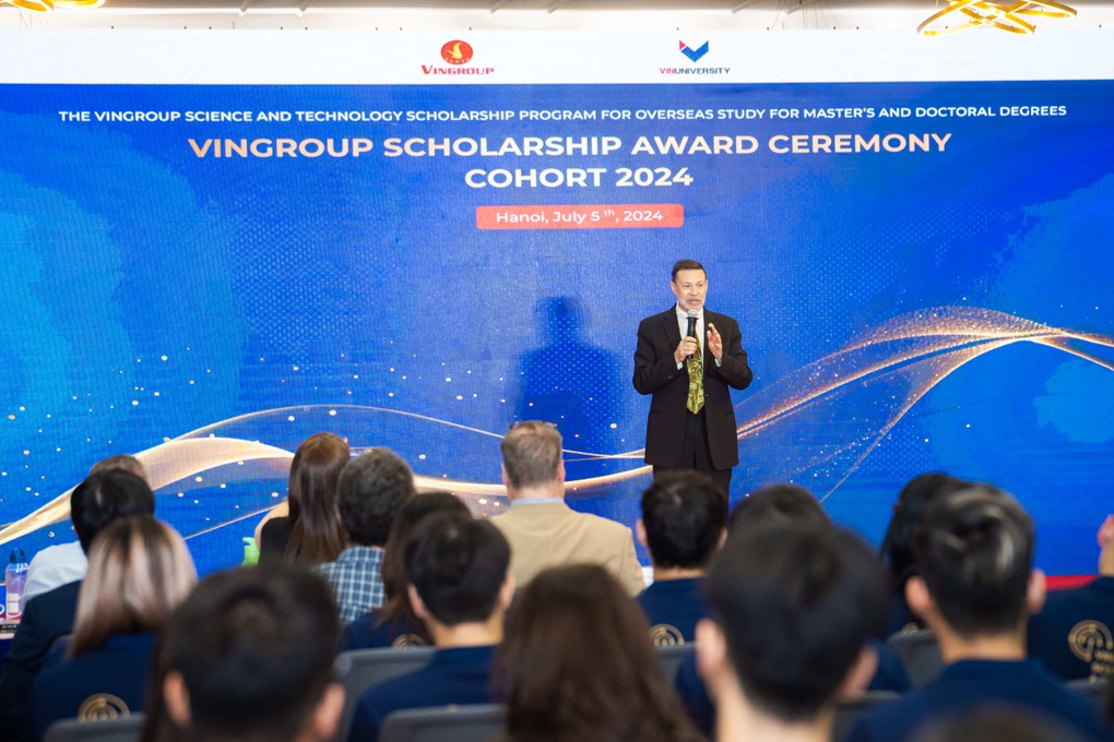Vingroup trao hơn 640 tỷ đồng Học bổng Khoa học Công nghệ trong 6 năm - 3 Vingroup trao hơn 640 tỷ đồng Học bổng Khoa học Công nghệ trong 6 năm - 3