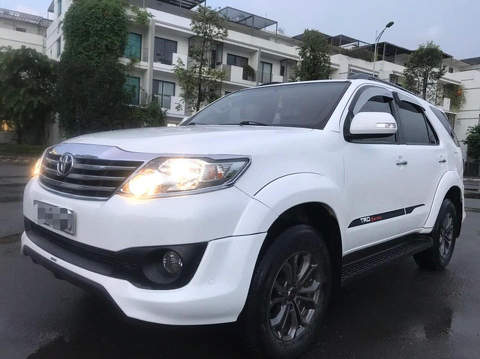 Nhiều xe hàng hot giảm giá, ô tô siêu rẻ Trung Quốc lại tạo sóng - 4 Nhiều xe hàng hot giảm giá, ô tô siêu rẻ Trung Quốc lại tạo sóng - 4