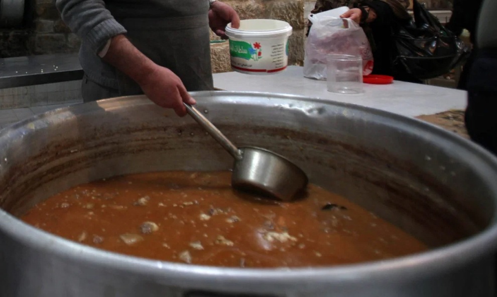 Đầu bếp chết vì ngã vào nồi súp gà khổng lồ - 1