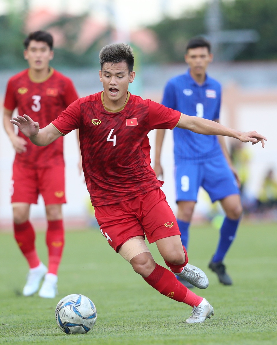 Đội hình các ngôi sao tuổi Sửu của bóng đá Việt Nam - 3 Đội hình các ngôi sao tuổi Sửu của bóng đá Việt Nam - 3
