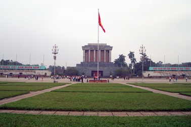 Từ 19/5 có phố đi bộ quanh Lăng Bác