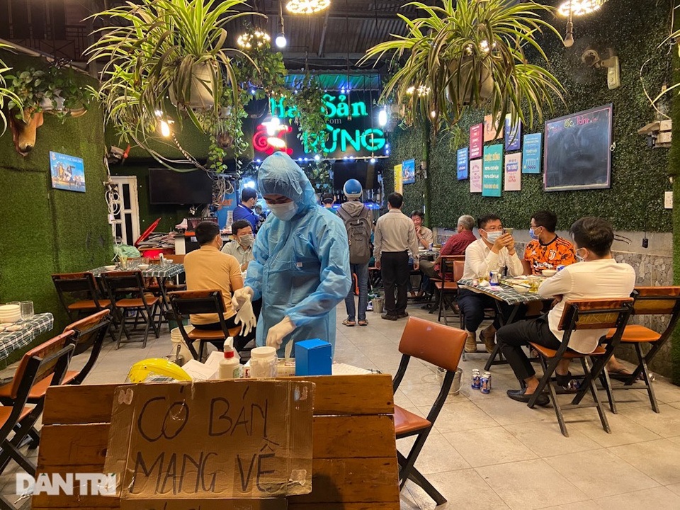 Chủ tịch TPHCM: Có nên tạm đóng cửa các quán ăn nhỏ? - 5