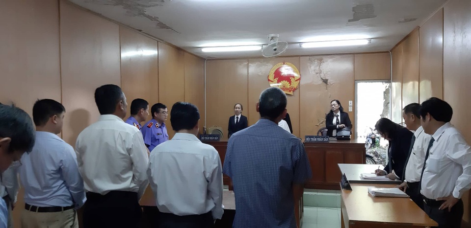 Số phận pháp lý các cựu cán bộ ngân hàng bị treo gần 10 năm - 1 Số phận pháp lý các cựu cán bộ ngân hàng bị treo gần 10 năm - 1