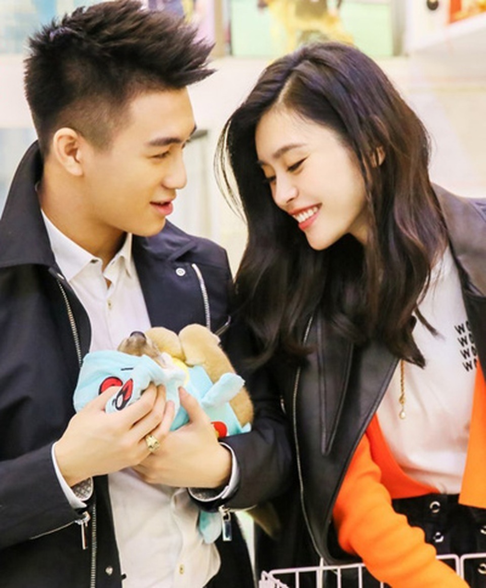 Hề Mộng Dao rạng ngời bên ông xã sau tin đồn bị chồng trẻ ghẻ lạnh - 1 Hề Mộng Dao rạng ngời bên ông xã sau tin đồn bị chồng trẻ ghẻ lạnh - 1