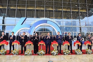 Bộ Khoa học và Công nghệ đón nhận Huân chương Lao động hạng Nhất