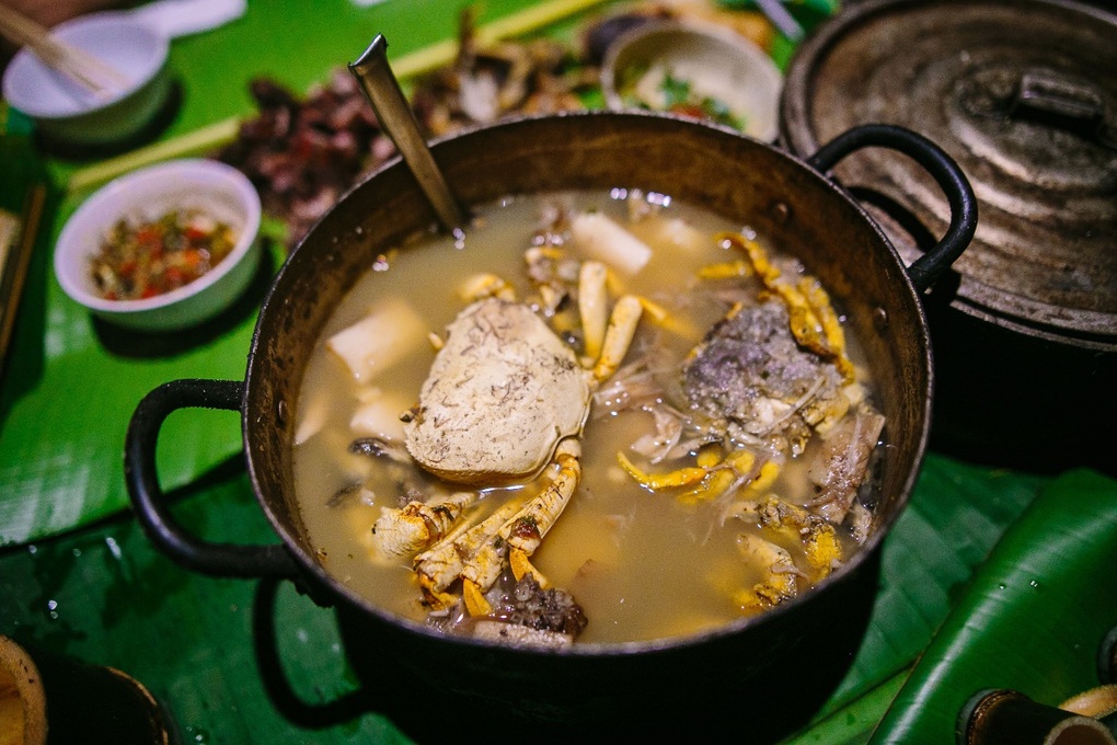 Chàng trai Hải Dương đi rừng sâu, ăn rau dại, ngủ võng cao 40m - 1 Chàng trai Hải Dương đi rừng sâu, ăn rau dại, ngủ võng cao 40m - 1
