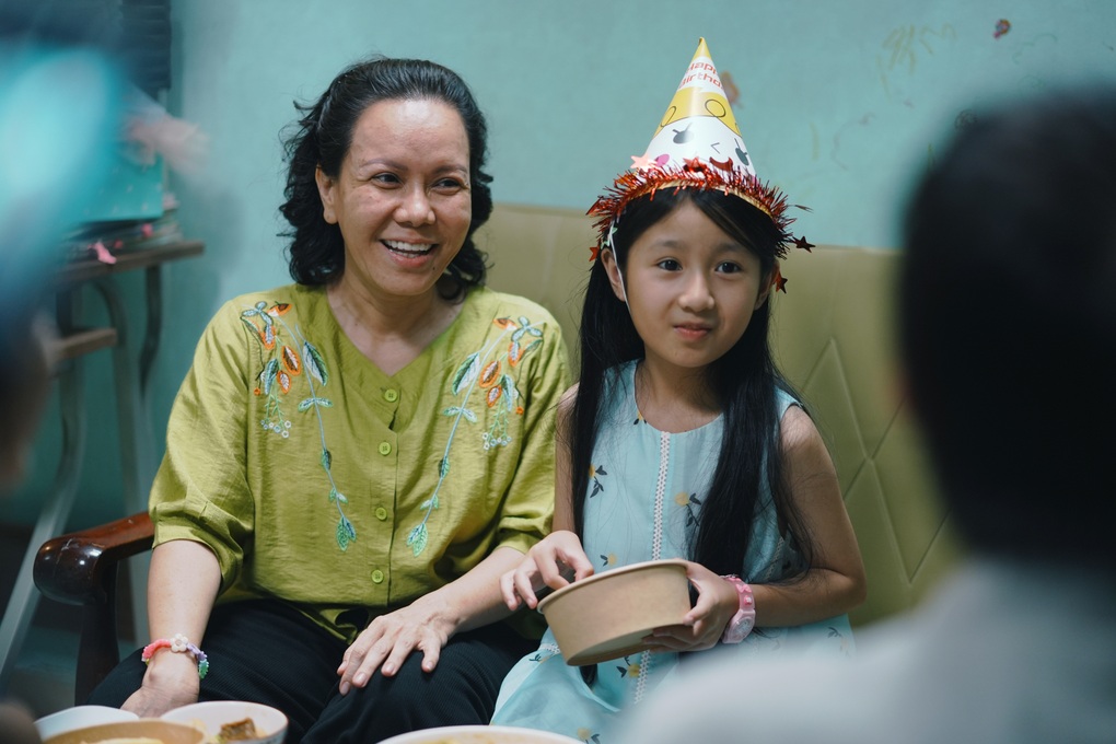Phim có Việt Hương, Hồng Đào liệu sẽ lặp lại thành tích doanh thu trăm tỷ? - 1 Phim có Việt Hương, Hồng Đào liệu sẽ lặp lại thành tích doanh thu trăm tỷ? - 1