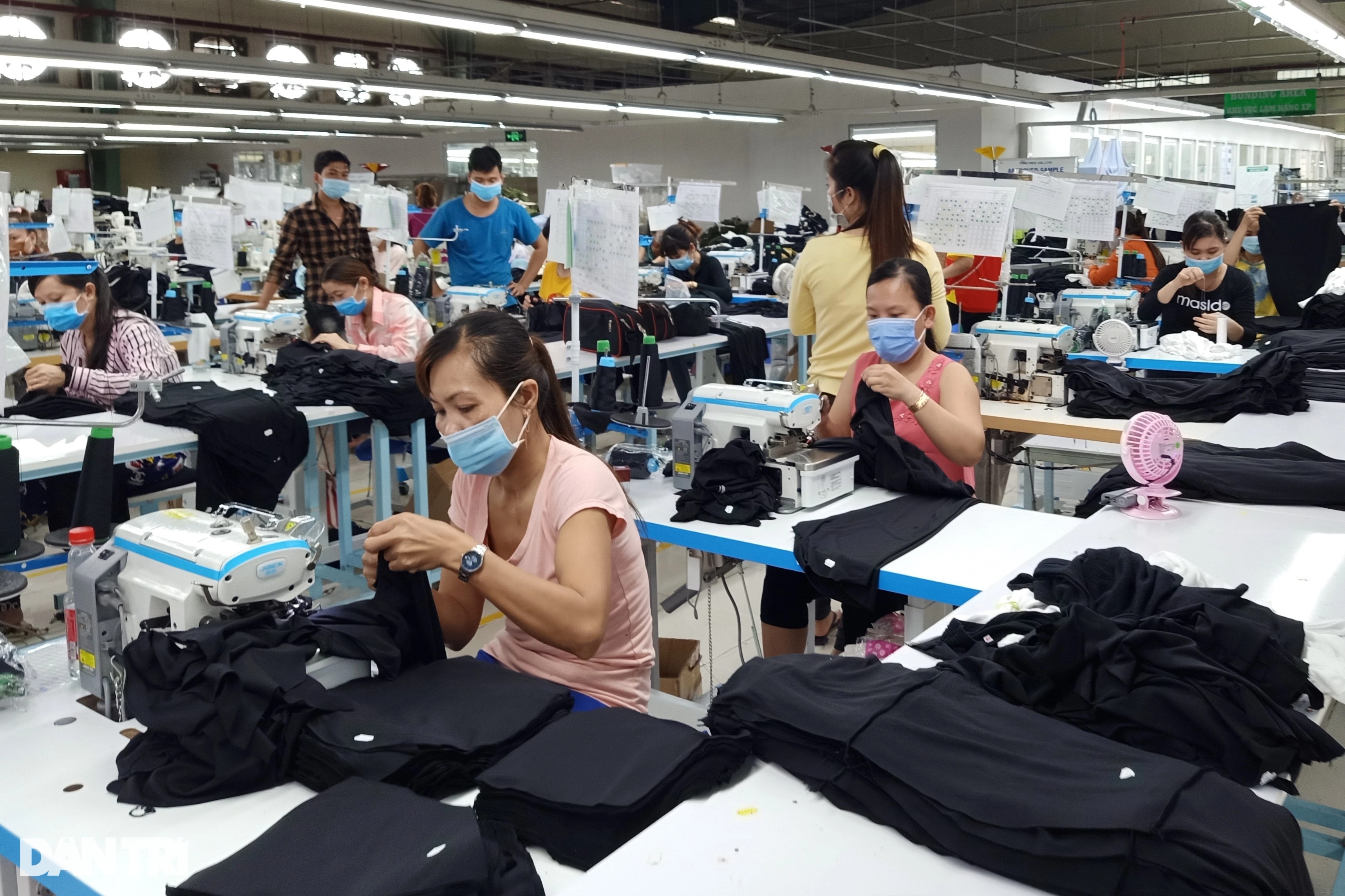 Nóng chuyện cần 100.000 tỷ đồng tăng lương trong tuần qua - 5 Nóng chuyện cần 100.000 tỷ đồng tăng lương trong tuần qua - 5