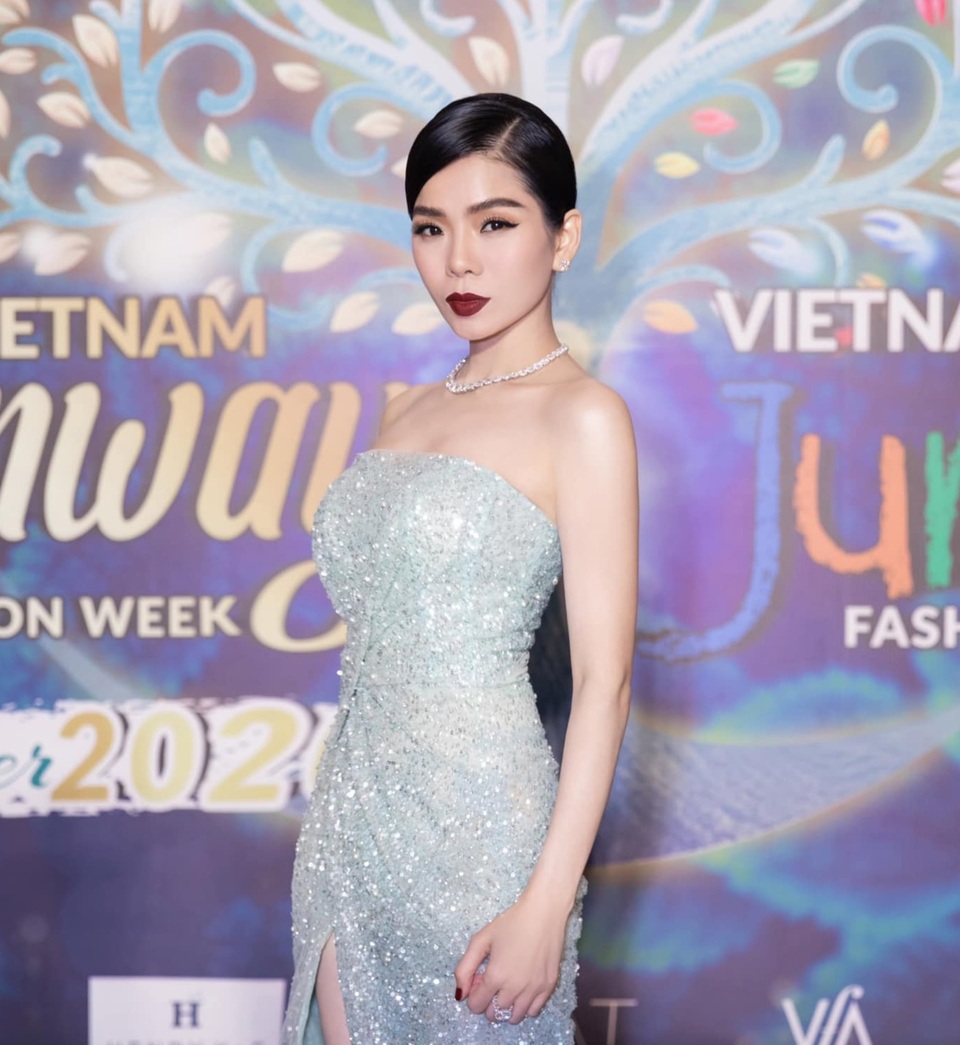 Ca sĩ Lệ Quyên chính thức xác nhận ly hôn - 4 Ca sĩ Lệ Quyên chính thức xác nhận ly hôn - 4