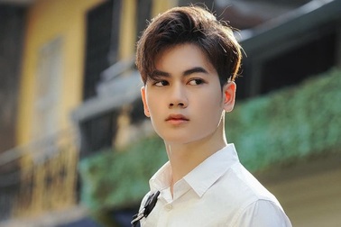 Nam sinh ĐH Xây dựng sở hữu gương mặt điển trai đầy cuốn hút