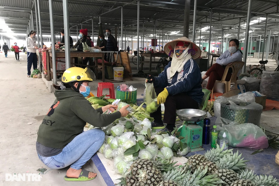 Người dân tâm dịch thành phố Chí Linh đi chợ bằng thẻ theo ngày chẵn lẻ - 10 Người dân tâm dịch thành phố Chí Linh đi chợ bằng thẻ theo ngày chẵn lẻ - 10