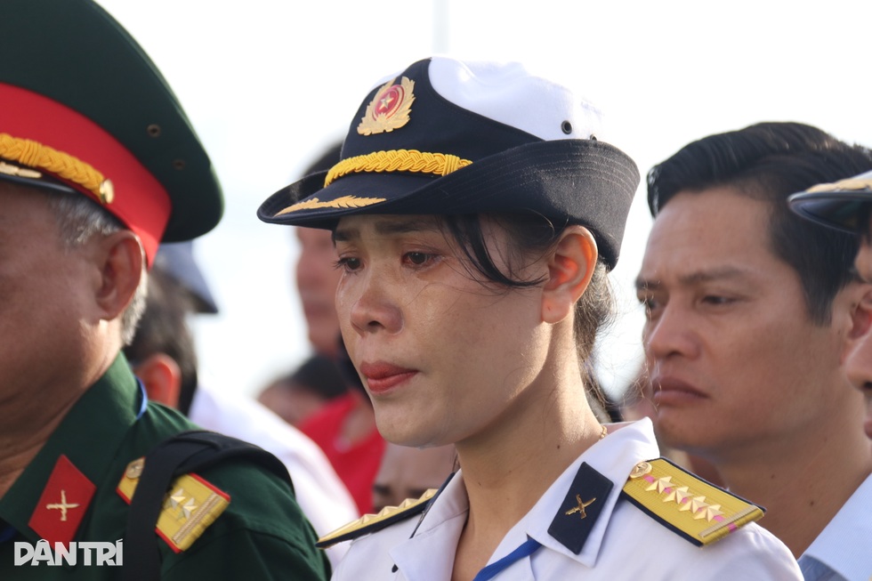 Tiếng hát của con gái liệt sỹ ngày trở lại Gạc Ma - 6