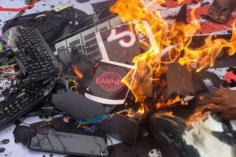 Những lý do khiến Facebook, Youtube, TikTok bị tẩy chay