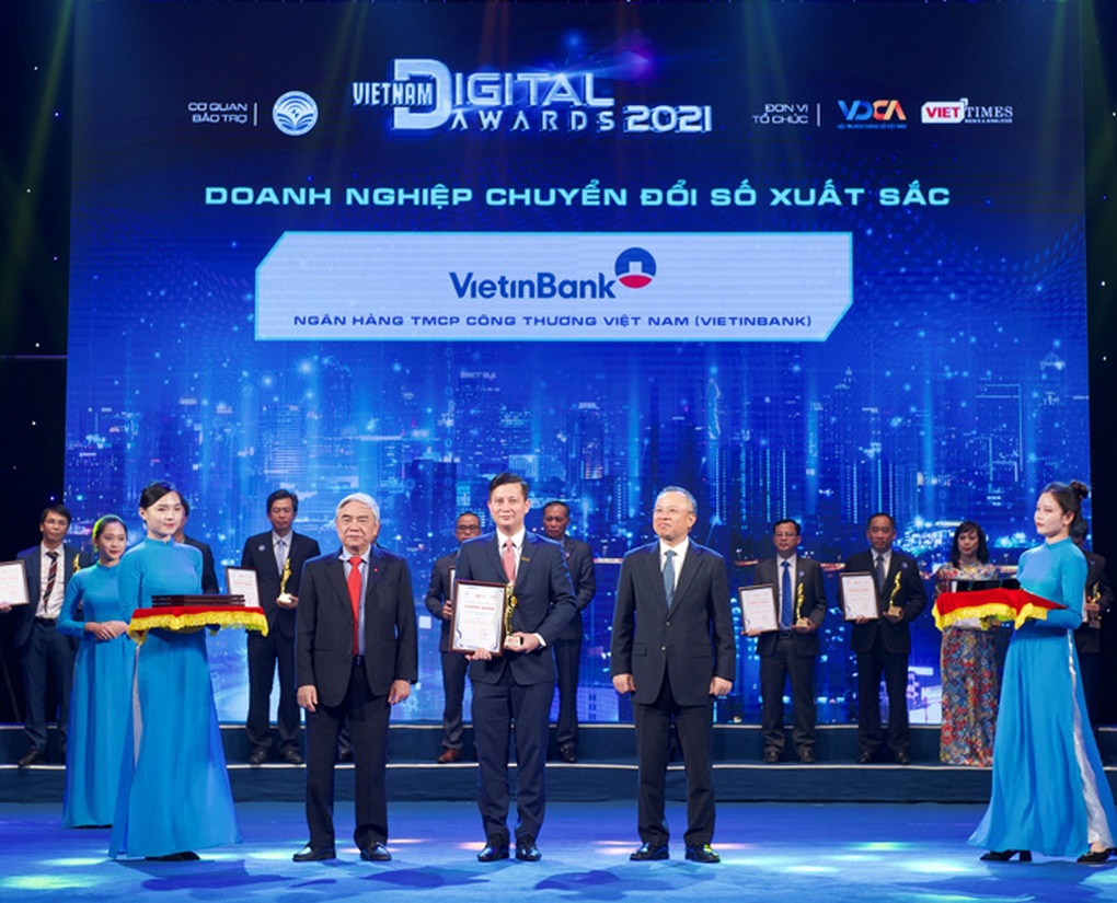 Dấu ấn trong hành trình chuyển đổi số của VietinBank - 4 Dấu ấn trong hành trình chuyển đổi số của VietinBank - 4