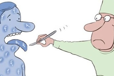 Trước khi đưa chồng đi cấp cứu vẫn phải cập nhật facebook