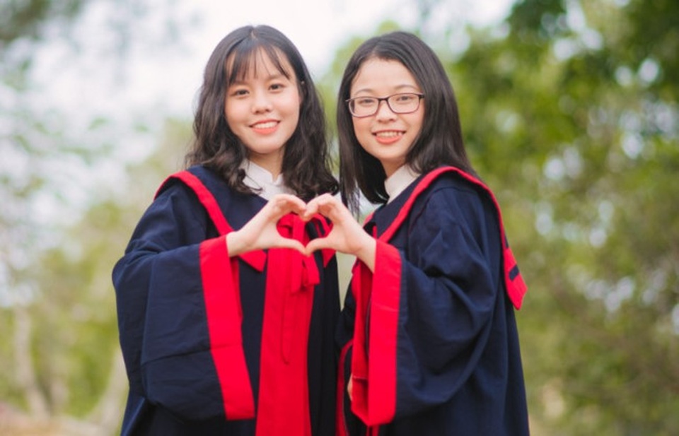 Đôi bạn vàng ở Lào Cai được gần 20 trường ĐH danh tiếng thế giới trao học bổng năm 2019 - 1 Đôi bạn vàng ở Lào Cai được gần 20 trường ĐH danh tiếng thế giới trao học bổng năm 2019 - 1