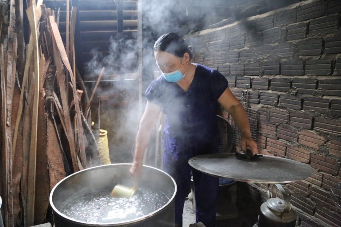 Quán ốc hút gần 3 thập kỷ ở Hội An, bà chủ ngày bán hơn nửa tấn - 5 Quán ốc hút gần 3 thập kỷ ở Hội An, bà chủ ngày bán hơn nửa tấn - 5