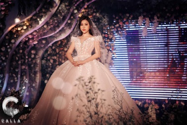 Richkid Trinh Hoàng khẳng định đẳng cấp khi diện hai thiết kế Calla trong ngày thành hôn